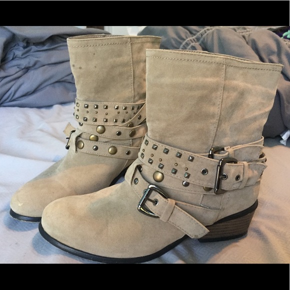 Charles Albert Shoes - Studded Tan Heeled Booties